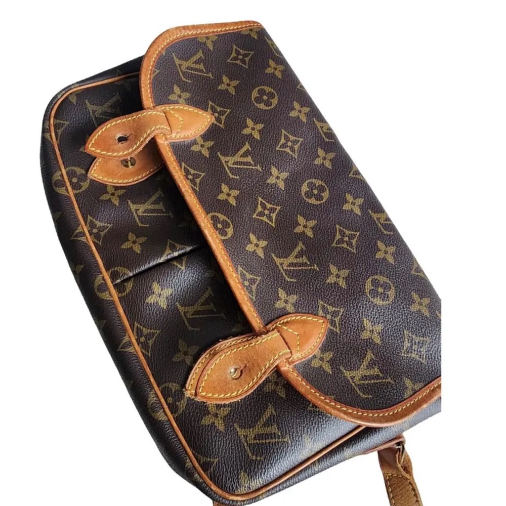 Louis Vuitton Monogram Gibecière MM Bag